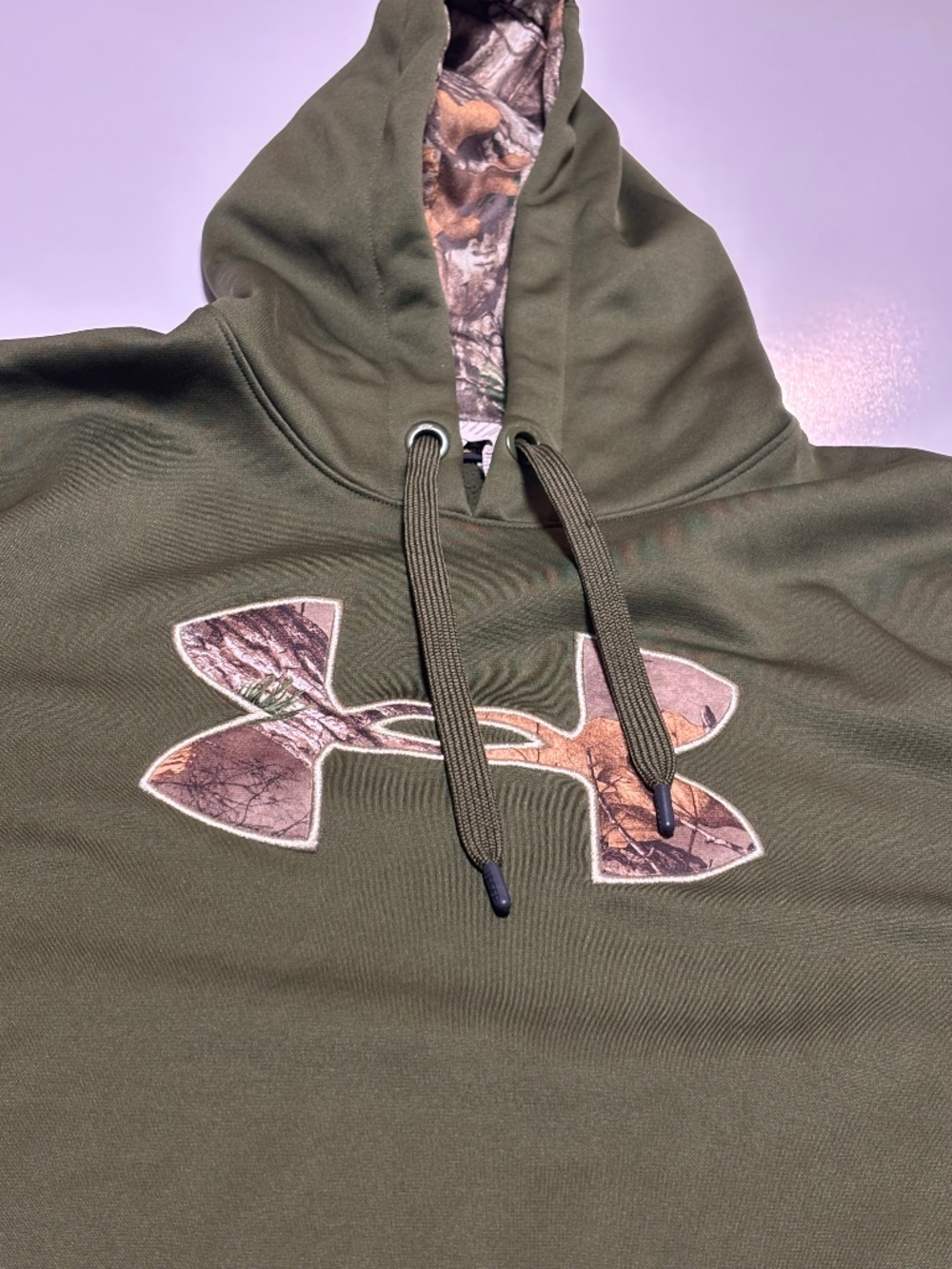 Mens Green and Camo Under Armour Hoodie Size Large